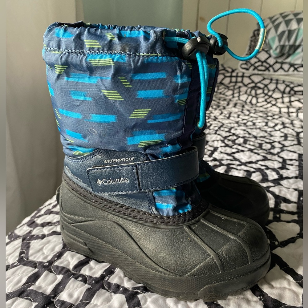 Columbia Kids' Blue and Black Winter Boots